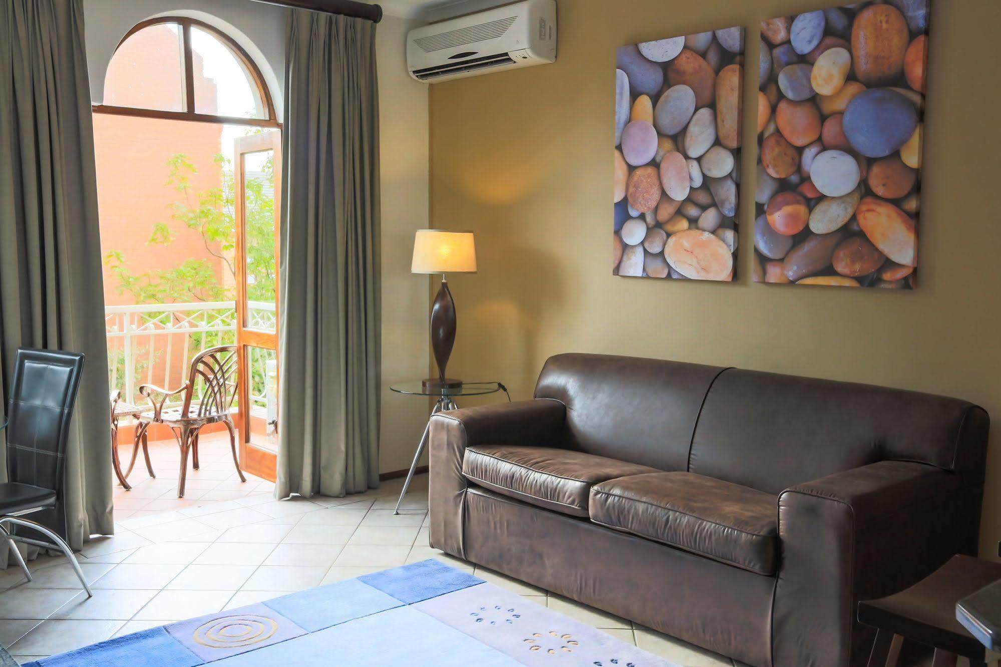 Westay Timessquare Apartments Sandton Ngoại thất bức ảnh